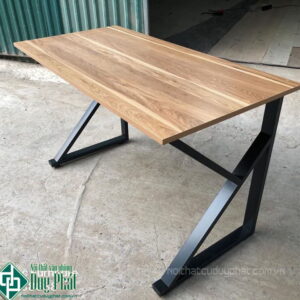 Bàn chữ K chân sắt kích thước 60x1m2 cao 75cm (BCSK-01)
