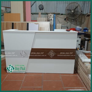 Quầy lễ tân gỗ công nghiệp phủ melamin (QLT-05)