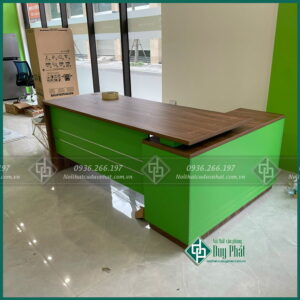 Bàn giám đốc chữ L kích thước 1m2x1m8 mặt rộng 70cm (BGDL-04)