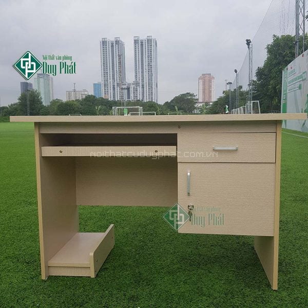 Bàn làm việc máy tính văn phòng