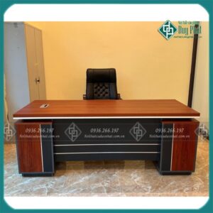 Bàn giám đốc giá rẻ KT 1.6m x1.8m mặt rộng 80cm