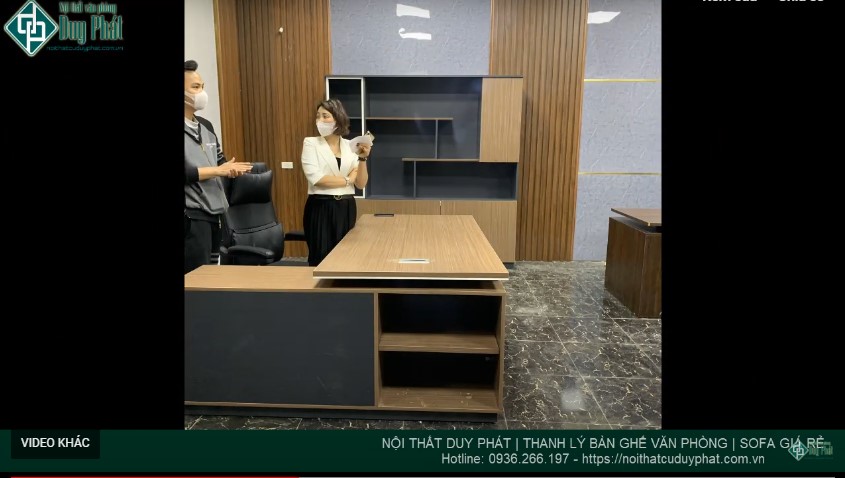 Sản xuất bàn giám đốc