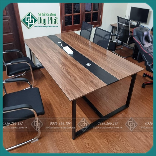 Bàn họp chân sắt 3 mảnh tông vàng sáng, hiện đại, mang lại sự tươi mới cho văn phòng Bàn họp chân sắt 3 mảnh tông vàng sáng, hiện đại, mang lại sự tươi mới cho văn phòng