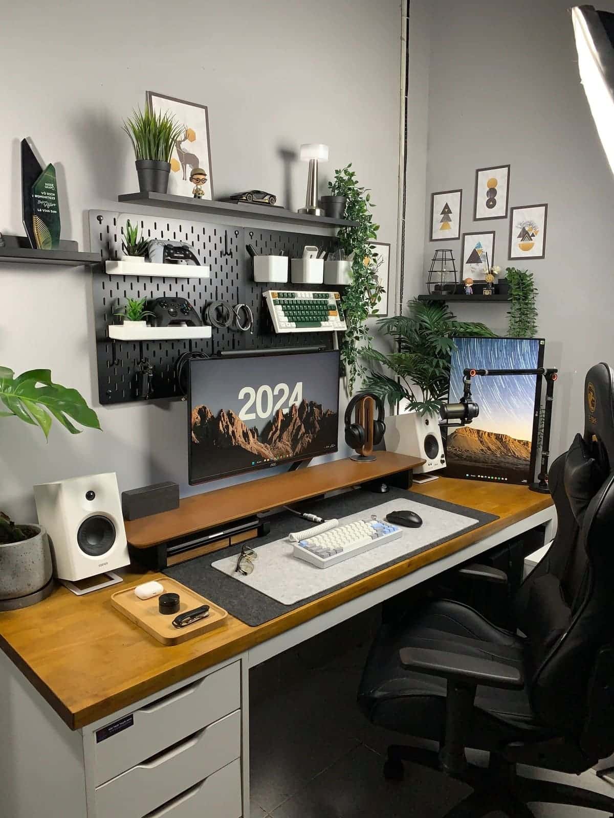 Góc làm việc aesthetic là gì? Vì sao ngày càng được yêu thích? Góc làm việc aesthetic là gì? Vì sao ngày càng được yêu thích?